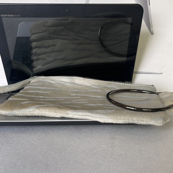 DeGroot Soirée Wrist In Hair On The Hide Metal Ring handle Fully Lined Clutch - Picture 9 of 11